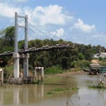 Cầu Vĩnh Bình bị sập một nửa do thi công ẩu hình 2